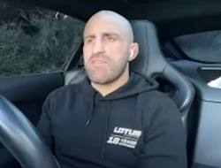 фото - Пятый бой Адесанья–Перейра? У Волкановски есть идея, как сделать интересно