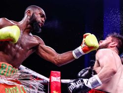 фото - Отец Энниса: «Джарон ведь даже не вкладывается в свои удары»