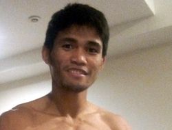 фото - Тапалес взял пояс WBO, забив чемпиона Сингью после своего нокдауна