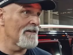 фото - «Это абсолютный пипец». Отец Фьюри намекает, что часики тикают с Усиком