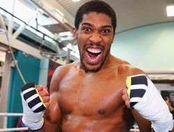 фото - Чисора готовится к Уайту, Марес набирает перед Жервонтой, Джошуа закручивает — видео