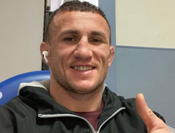 фото - Хроники ЗОЖ: боец UFC прыгнул в прорубь и едва не убился — видео