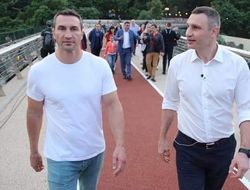 фото - Емельяненко с принцессой, Рябинский в ёлках, Хабиб в Ташкенте — соцсети