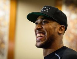 фото - Энтони Джошуа шутит: Похоже, Джозеф Паркер повесил ценник на свой титул