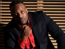 фото - (Результаты) Малик Скотт опростоволосился в Англии, проиграв Дереку Чисоре