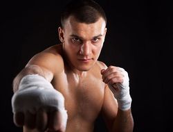 фото - Одной строкой: Энжикам–Мурата, Влодарчик–Гевор и бой Власова в эту пятницу