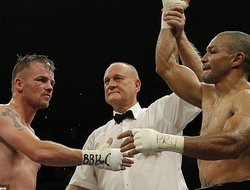 фото - Леонард Бунду требует от Уоррена гонорар за прошедший бой с Гэвином