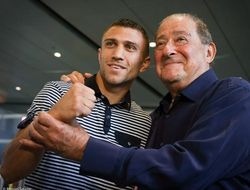 фото - Арум: Ломаченко будет драться с Кличко, если я попрошу