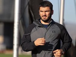 фото - Арум готовит на конец года крутой бой Бетербиеву. С чемпионом, но не с Биволом