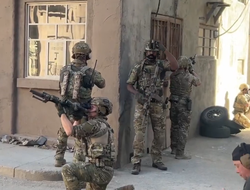 фото - Джон Джонс «дебютировал» в кино: фото и видео