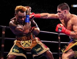 фото - Бой за абсолюта переносится — Кастаньо травмирован, Чарло зол