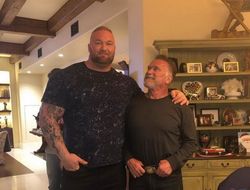 фото - «Гора» из «Игры Престолов» установил новый мировой рекорд и теперь хочет на ринг