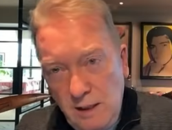 фото - «Это какой-то культ против Фьюри!» Уоррен негодует из-за домыслов