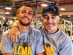 фото - Тренировка для мозгов: Василий Ломаченко играет в игрушки — видео