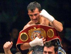 фото - «Долгоиграющий» чемпион Омар Нарваэс сохранил титул