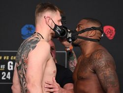 фото - Лучшие моменты боя Александр Волков — Уолтер Харрис на UFC 254: видео