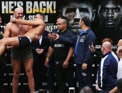 фото - Околи сразится за чемпиона Европы, Лерене привезут битого Фьюри 40-летнего Сефери