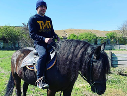 фото - Беринчик верхом, Канело с мячом, Кормье со Снуп Догом — соцсети 