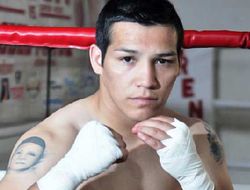 фото - Эрнан Маркес восстановился после нокаута и хочет ещё одну войну с Сегурой