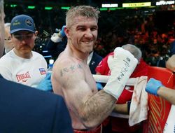 фото - Очень странный бой: Смит и фантом-панч удосрочили африканца — видео