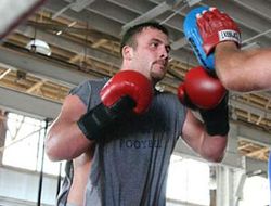 фото - Джои Абелл: «Арреола будет бит досрочно»