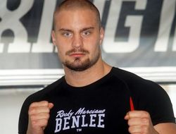 фото - Адриан Гранат: Отто Валин, будь мужиком, а не трусом — подпиши контракт!