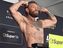 Макгрегор и Холлоуэй прошли взвешивание перед UFC 329: результаты и видео