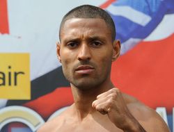 фото - Официально: Келл Брук и Фрэнки Гэвин встретятся 30 мая