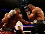 Крис Юбэнк-младший побеждает Артура Абрахама на пути в WBSS
