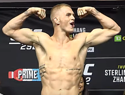 фото - Йен Гэрри травмировал и разгромил Нила Мэгни на UFC 292