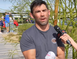 фото - «Это ключ к победе над Перейрой». Экс-чемпион UFC подсказал Анкалаеву