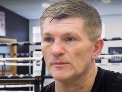 фото - Есть шанс увидеть реванш Мейвезера и Рикки Хэттона. Всё зависит от Барреры