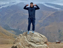 фото - Яркие выходы в ринг Беринчика, Еджейчик сыграла в «резиночку», Бивол на Чегете — соцсети