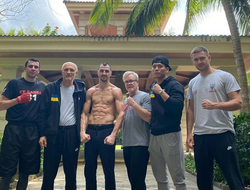 фото - Гарсиа и Редкач на весах, Постол ждёт новую дату, Ортис в компании супергероев — соцсети 