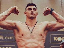 фото - Александр Захожий с трудом прошёл духовитого джорнимена Довбыщенко