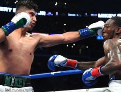 фото - Роберт Истер предостерегает Майки Гарсию: Спенс — это зверь другой породы