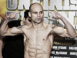 фото - Кико Мартинес остался чемпионом, нокаутировав Хасегаву