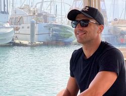 фото - Александр Гвоздик интригует загадочным постом в Instagram: планирует камбэк?