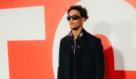 Уиттакер ярко нокаутировал Гавази. В этот момент грабители проникли в его дом