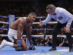 фото - У Энтони Джошуа проблемы с держалкой? Мнение промоутера Боба Арума