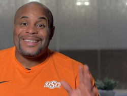 фото - Величайший боксёр в истории ММА. Неожиданное мнение Даниэля Кормье