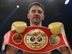 фото - Хэскинс отстоял титул, победив Холла и в реванше