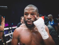 фото - Мейвезер взбесил фанов — рассказал, почему до сих пор выходит в ринг