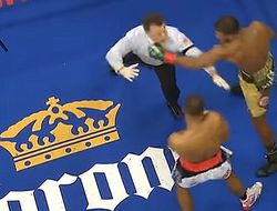 фото - Баду Джек отправляет рефери в нокдаун: видео инцидента в ринге