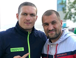 фото - Ковалёв начал срарринги, Усик где-то рядом, Пакьяо сделал подарок президенту — соцсети