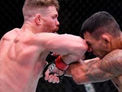 фото - Лучшие моменты боя Рафаэль дос Аньос — Пол Фелдер на UFC Fight Night 182: видео