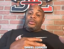 фото - Олимпийский чемпион по борьбе думает о UFC. Кормье принялся его отговаривать