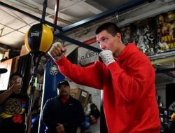 фото - Шабранский спарринговал с монстрами, потому что его ждёт бой с монстром — тренер