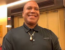 фото - «Бивол побьёт Канело 15 раз из 15». Андре Розье о Головкине, Дэвисе, Гарсии и других