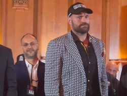 фото - Разгадана «тайна» костюма Фьюри на пресс-конференции — там явный посыл